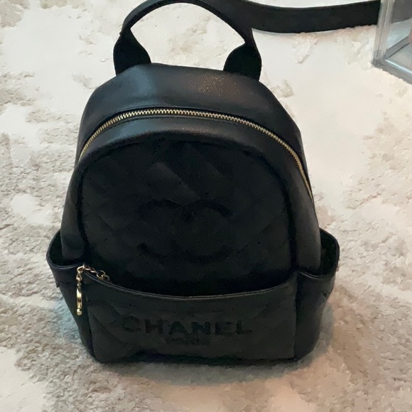 Makeup Line CHANEL Makep Line Black Backpack with Gold Accents - Picture 9 of 10